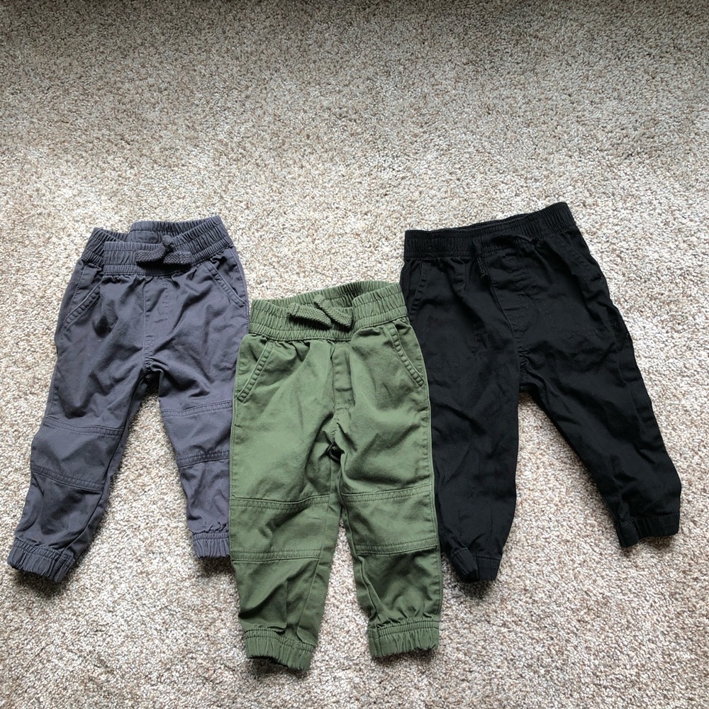 EUC- 3 Pack Garanimals Pants w/ Stretchy Waist- Size 12 Months